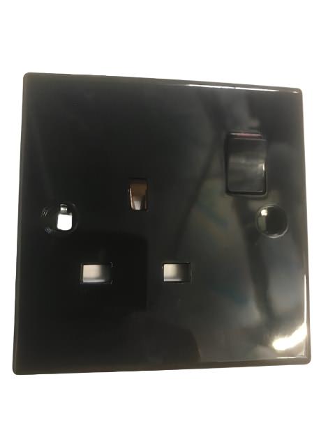 Switched Socket -13 amp / 240 volt - Black - PO330 Powerpart