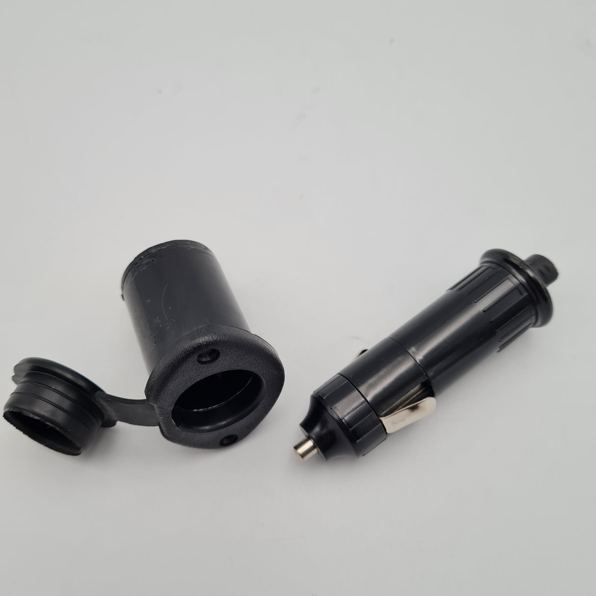 Vehicle Cigar Lighter Plug and Recessed Socket - 12 Volt / 5 amp - W4 - 3754787