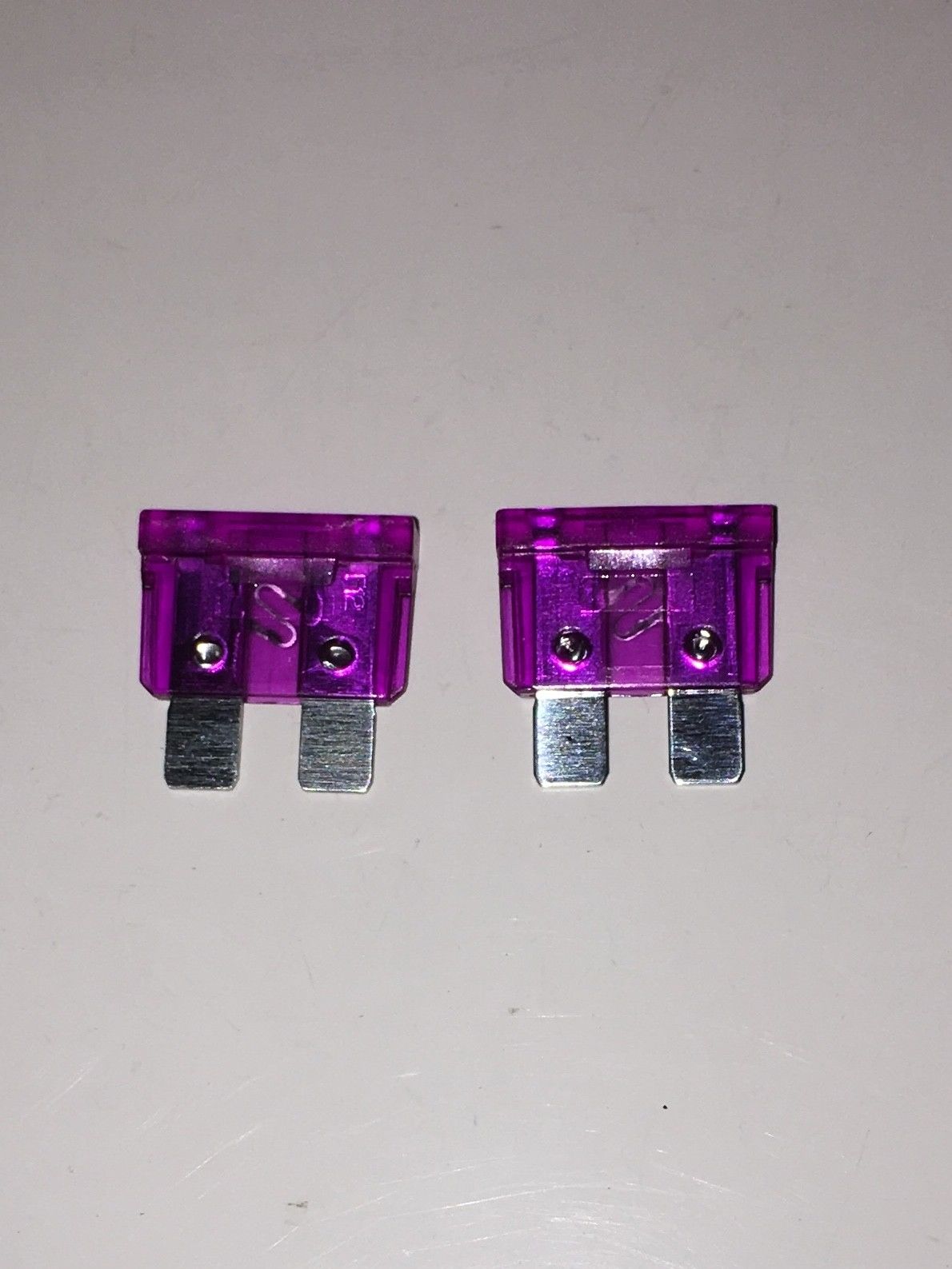 Thetford Cassette Toilet 3 amp blade fuses X 2  – 21766 Thetford